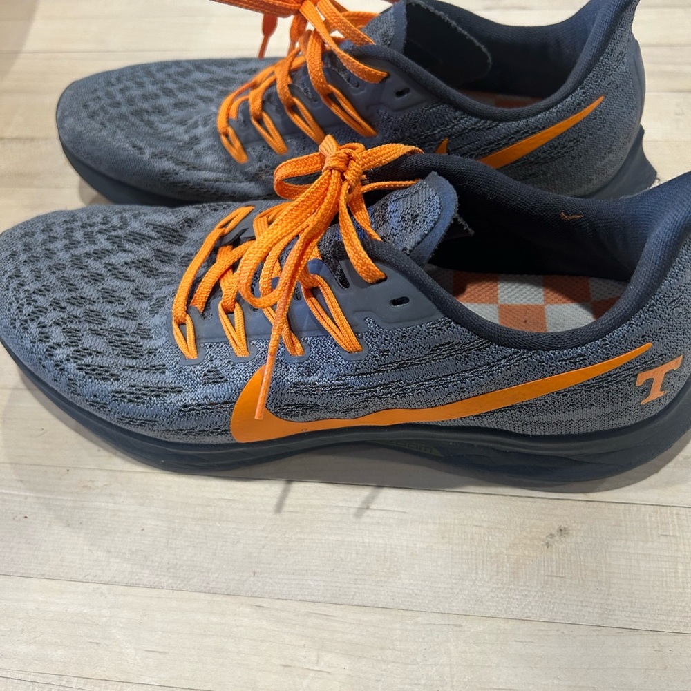 Nike Men's Charcoal and Bright Orange Athletic Shoes with Tennessee Logo